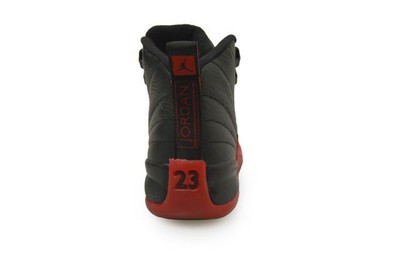 jordan 12 rouge et noir